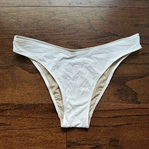 lululemon Skimpy Mid Rise Seersucker Bikini Bottom | white | 6 NWOT
